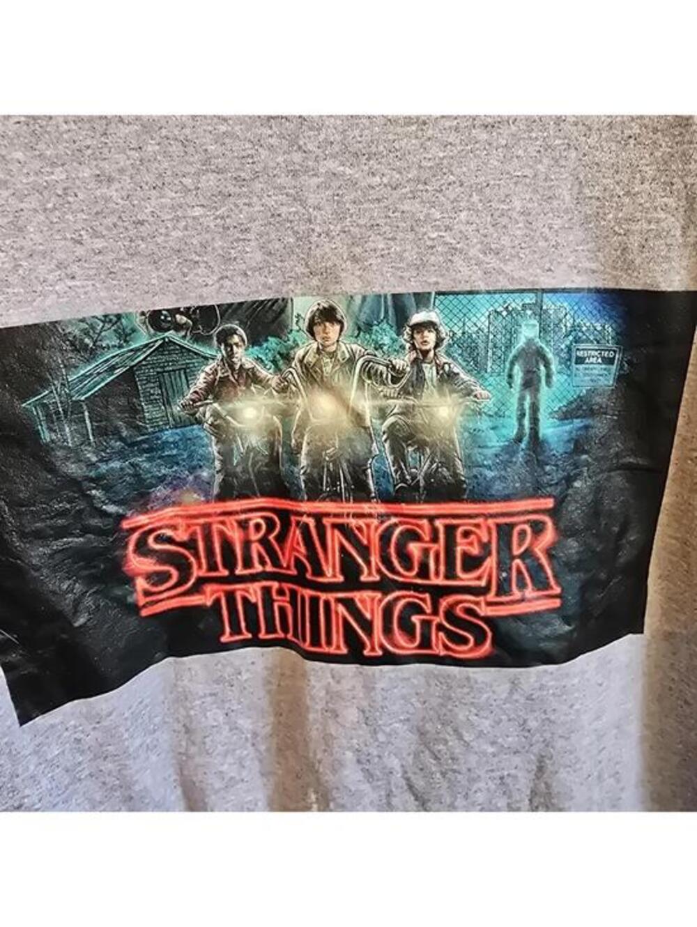 Gildan Stranger Things Graphic Tee - XL